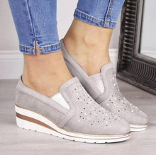 Load image into Gallery viewer, 2022 Women Breathable Slip-on Flat Shoes